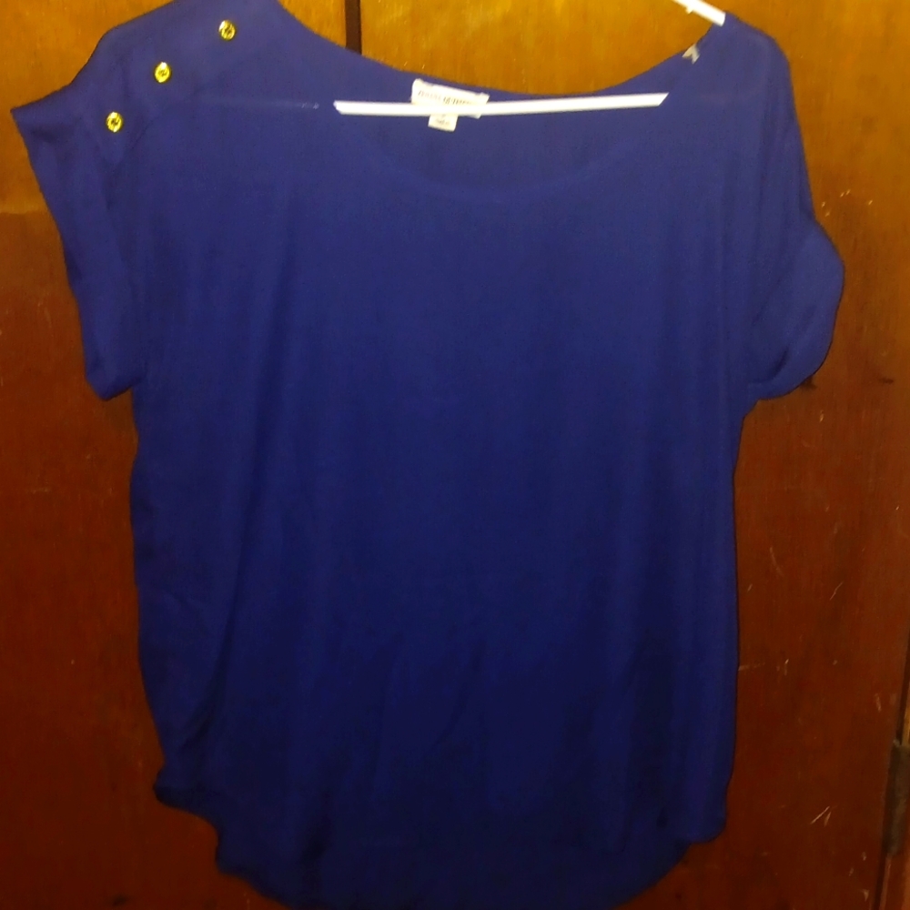 Woman's shirt